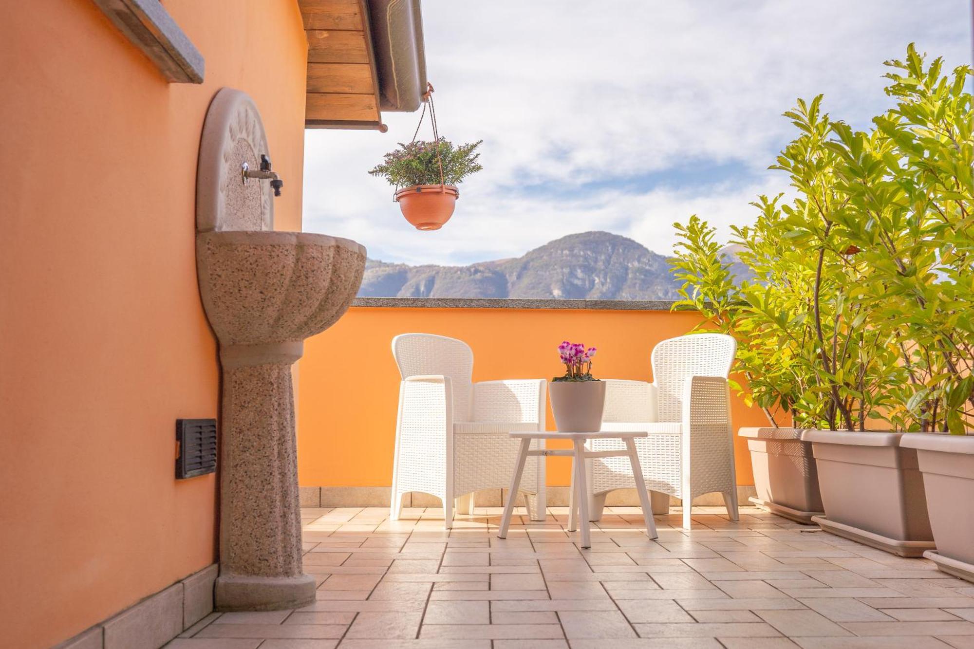 Larius Apartment - Como Lake View Mandello del Lario Exterior photo